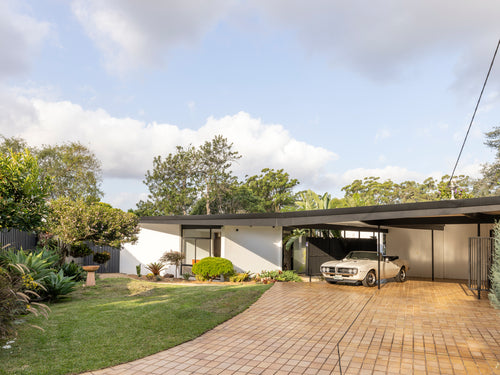 Man About the Kolman House - Killara, Sydney