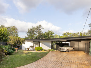 Man About the Kolman House - Killara, Sydney