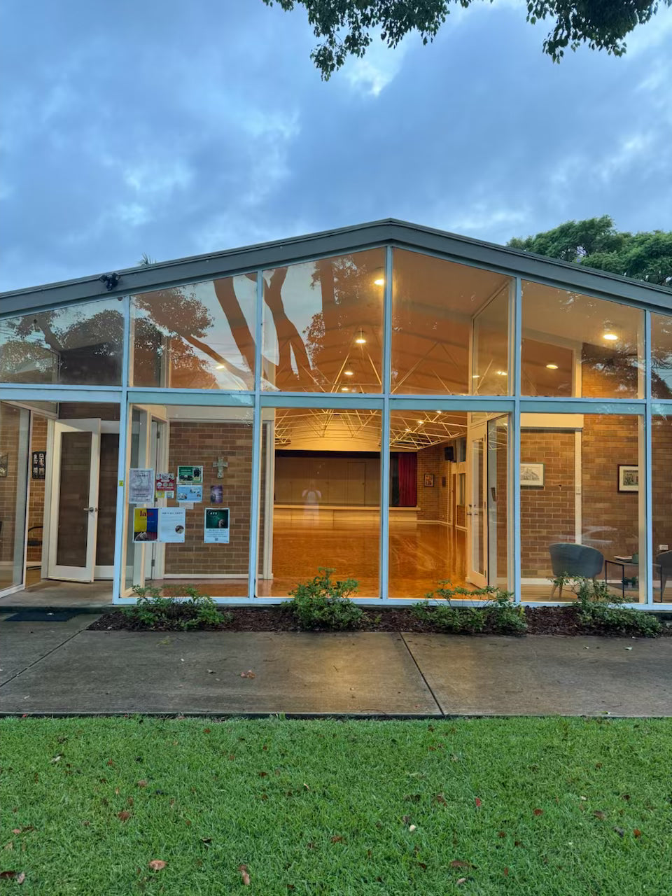 MOTEL. Hunters Hill Sydney. All Saints Hall.