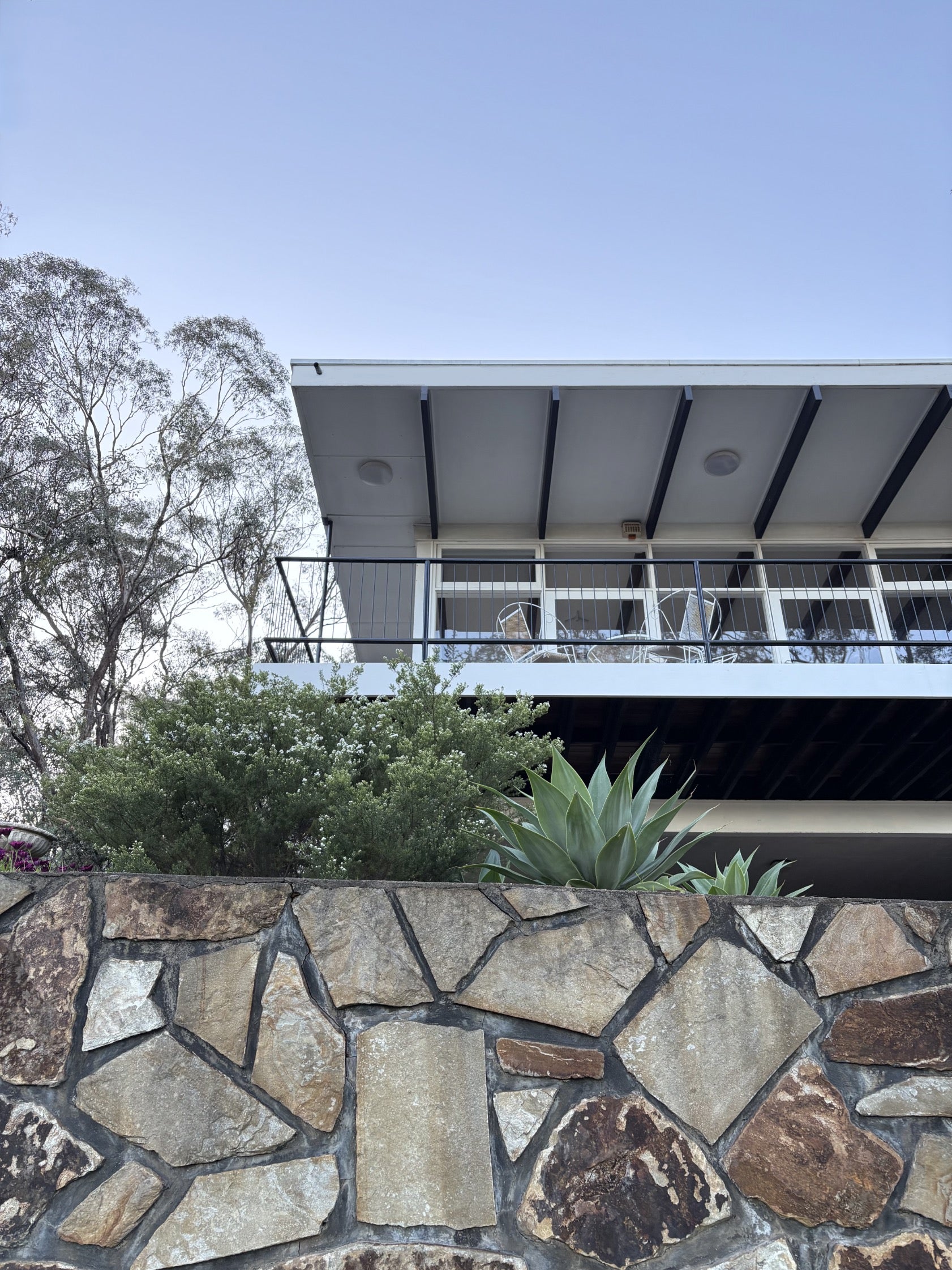 ADELAIDE. An Afternoon in the Lynton Residence with Tim Ross